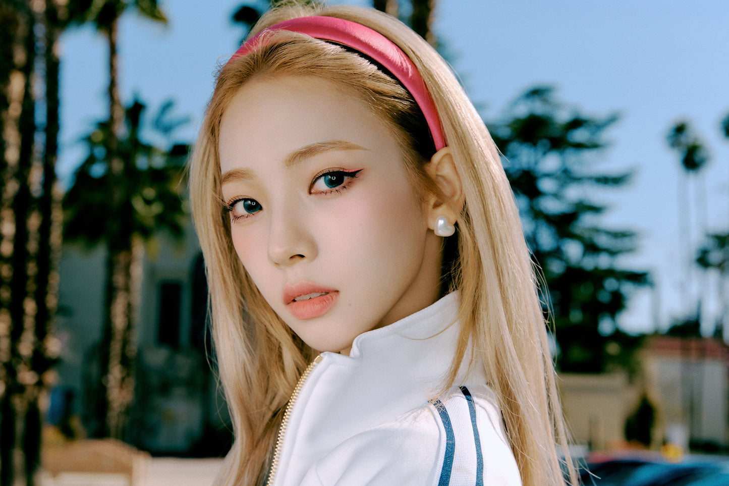 AESPA - MEMORY COLLECT BOOK - MY WORLD (4 VERSIONS)