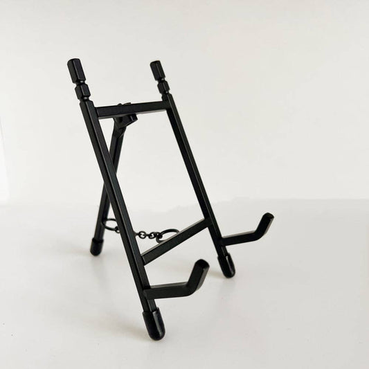 black easel card stand